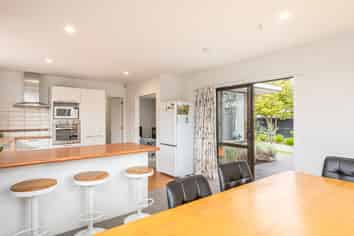 18 Lowry Avenue, REDWOOD