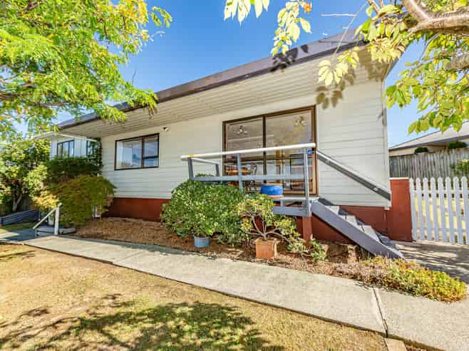 43 Parkdale Drive, Aramoho