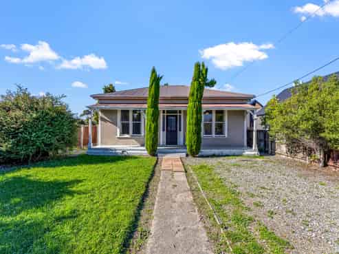 3A Manning Place, Woolston