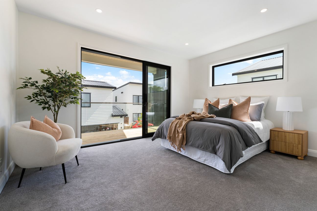 Location & Lake Views - Brand New in Karaka Lakes - Aanzicht 4