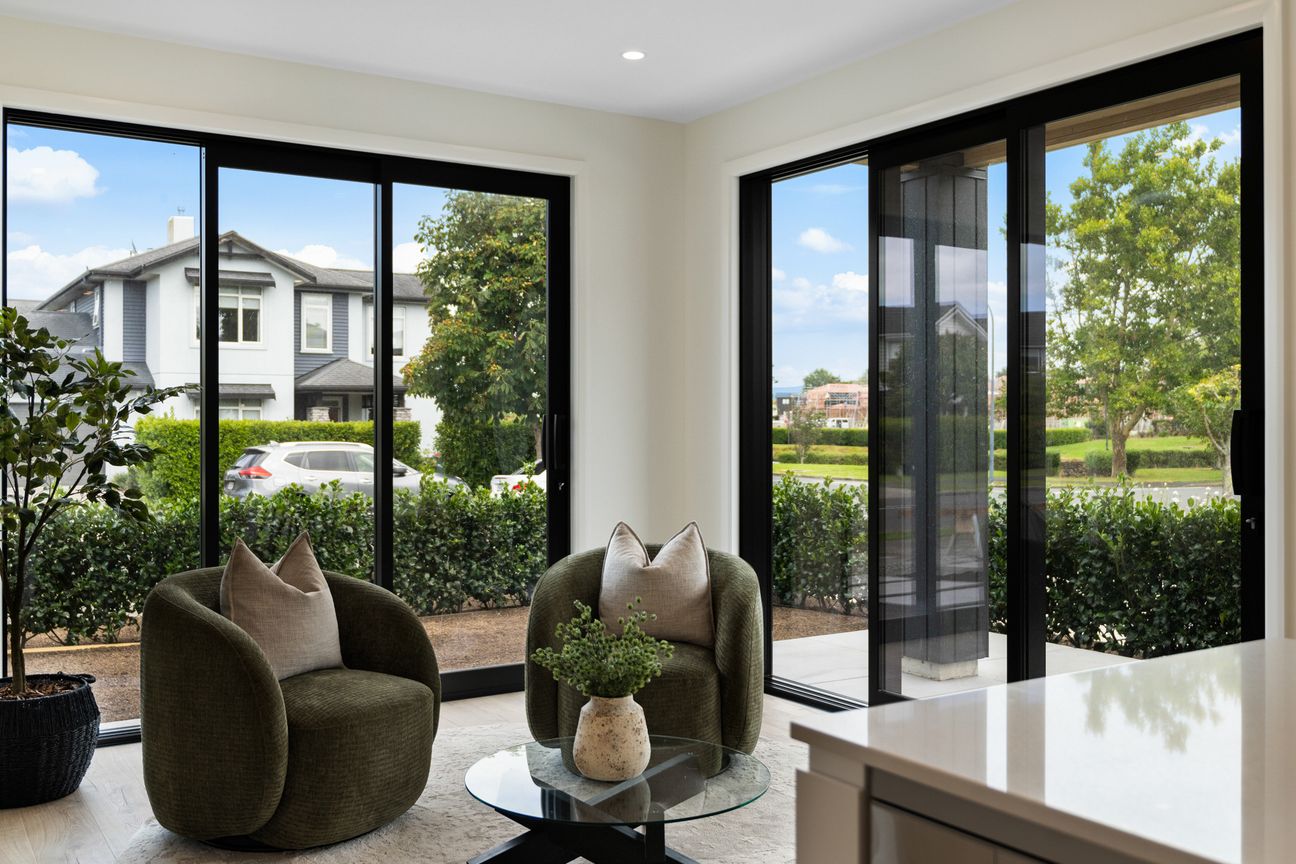 Location & Lake Views - Brand New in Karaka Lakes - Aanzicht 2