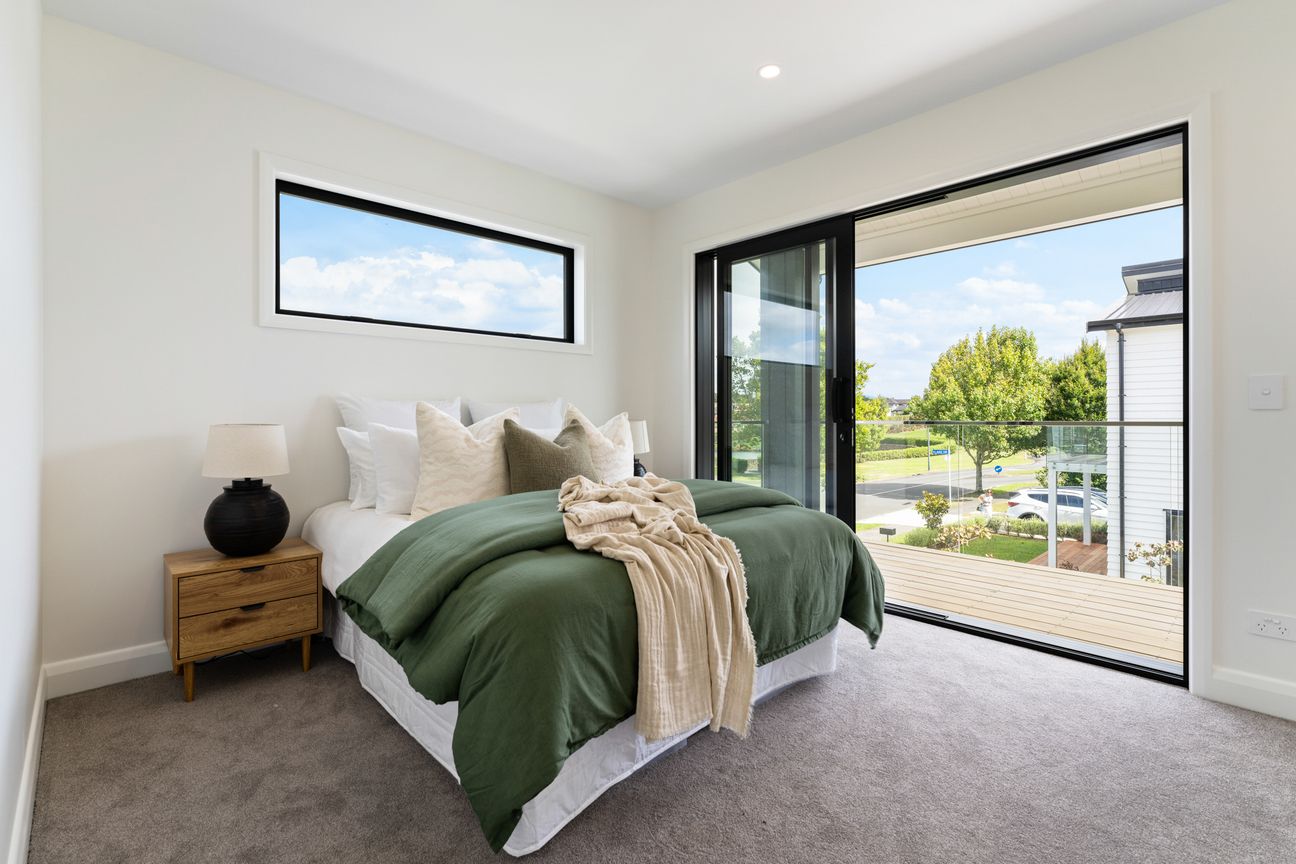 Location & Lake Views - Brand New in Karaka Lakes - Aanzicht 6