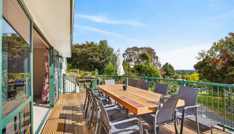 16 Awarua Crescent, Havelock North