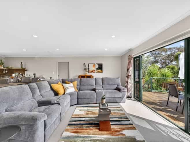 16 Awarua Crescent, Havelock North