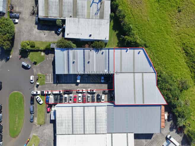 Pristine Saint Johns Unit with Yard - 772sqm