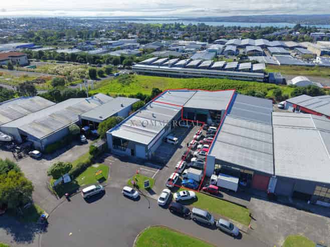 Pristine Saint Johns Unit with Yard - 772sqm