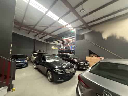 Pristine Saint Johns Unit with Yard - 772sqm