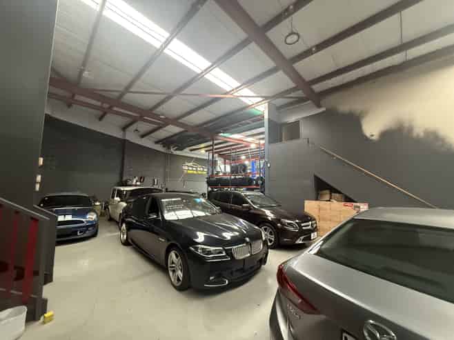 Pristine Saint Johns Unit with Yard - 772sqm