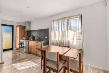 4 Banks Street, Marfell