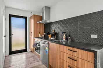 4 Banks Street, Marfell