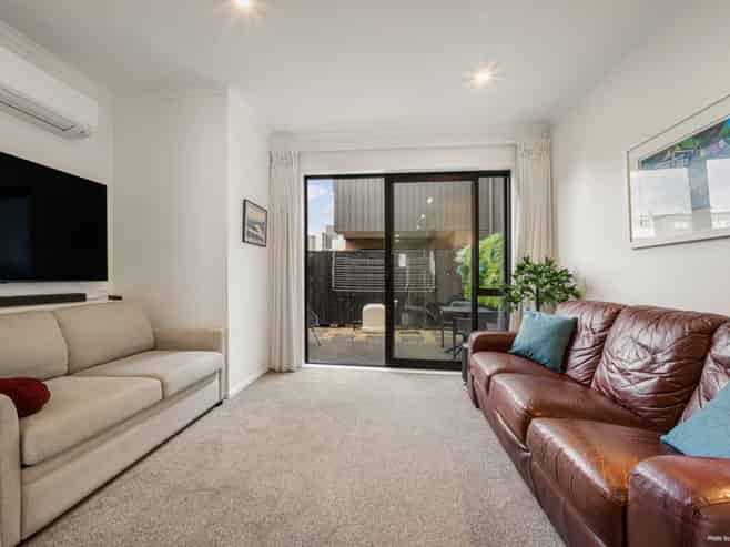 9 David Carnegie Road, Hobsonville