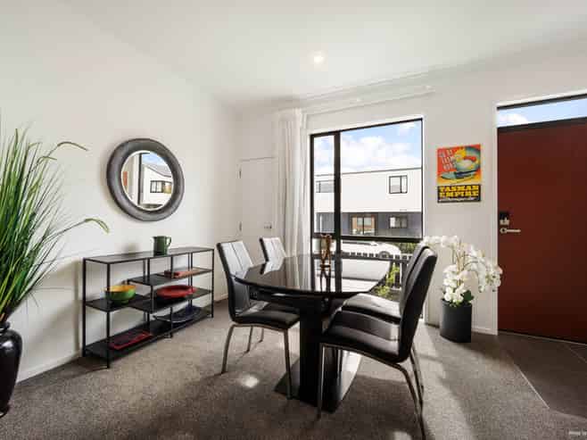 9 David Carnegie Road, Hobsonville