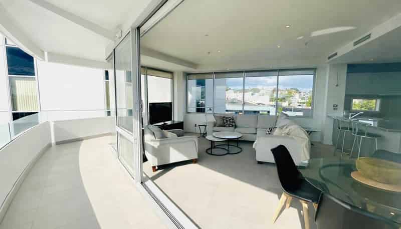 606/86 The Strand, Parnell