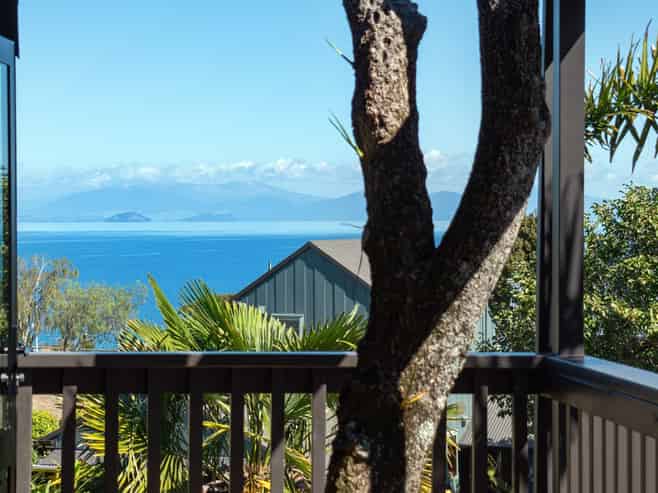 14 Taharepa Road, Hilltop