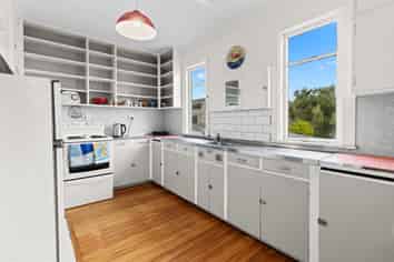 53 Dorset Avenue, Westown