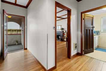 53 Dorset Avenue, Westown