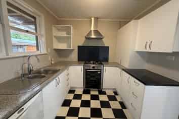 2/18A Foch Avenue, Mount Roskill