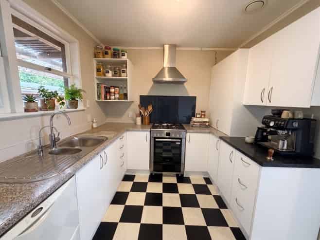 2/18A Foch Avenue, Mount Roskill