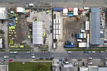 Secure Yard with Exceptional Frontage