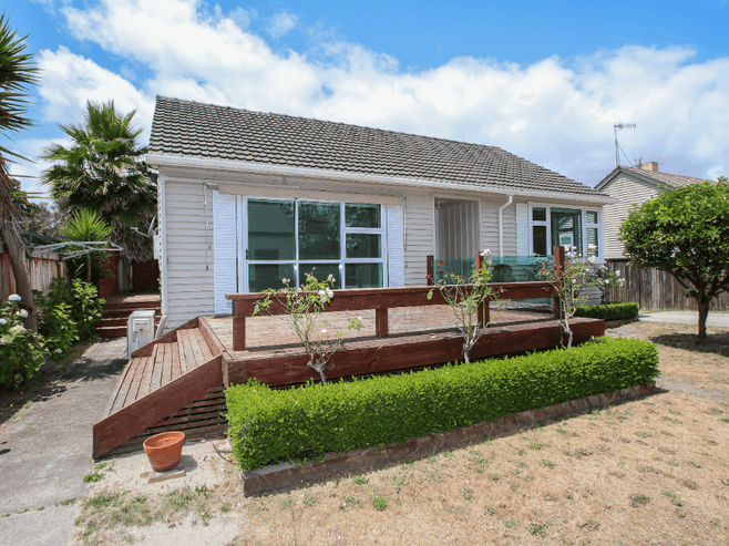 620 River Road, Chartwell