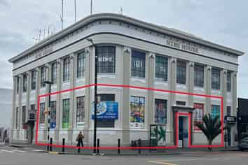 Cool retail lease corner Dalton and Dickens Street