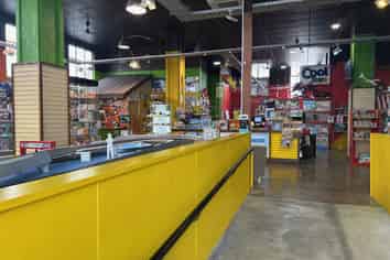 Cool retail lease corner Dalton and Dickens Street