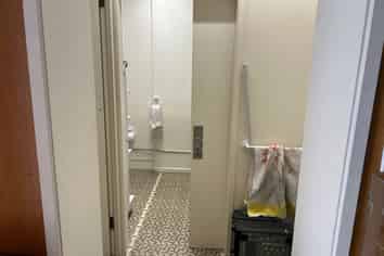 Cool retail lease corner Dalton and Dickens Street