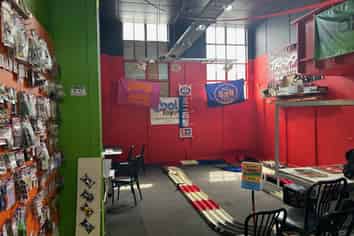 Cool retail lease corner Dalton and Dickens Street