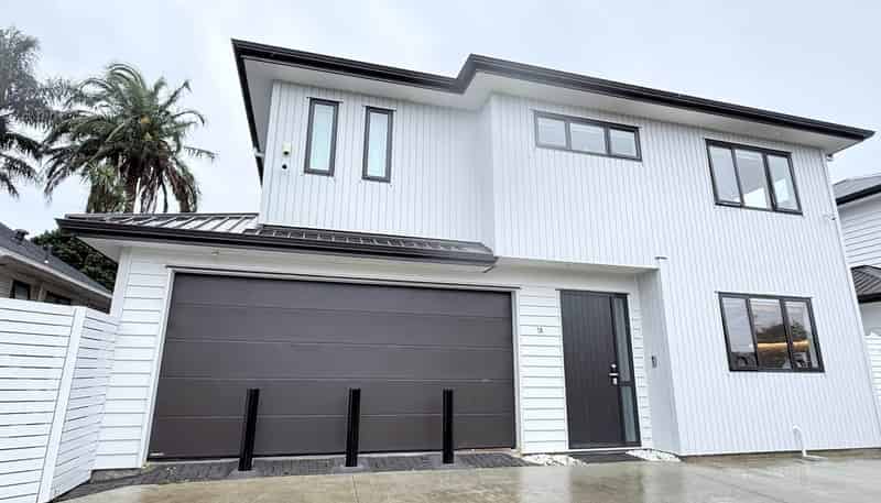 1A Maunder Place, New Lynn