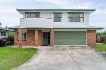 36B Upland Street, Brookfield