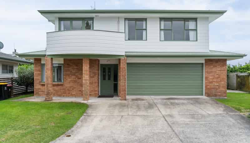 36B Upland Street, Brookfield