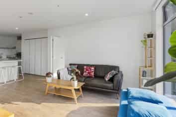 206/19 Bute Road, Browns Bay