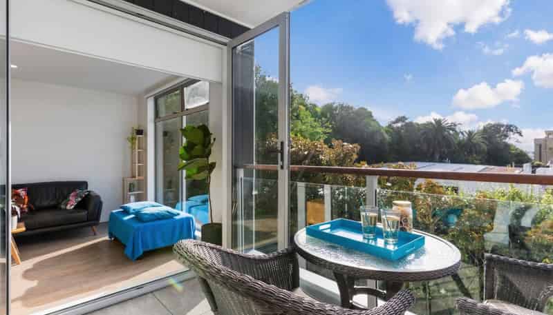 206/206/19 Bute Road, Browns Bay