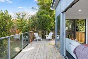 2/10A Rewa Terrace, Tawa