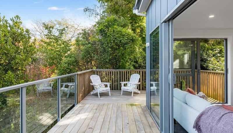 2/10A Rewa Terrace, Tawa