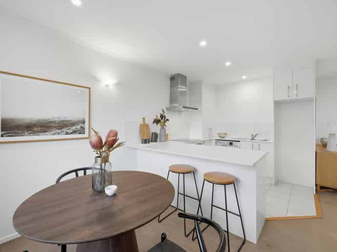 15/83 Lake Road, Belmont