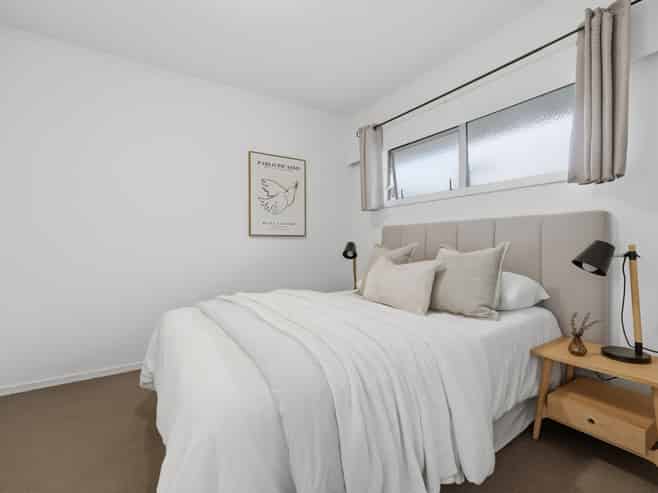 15/83 Lake Road, Belmont