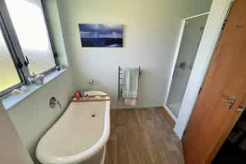 68 Gurney Road, Kelson