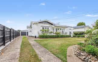 18 Godwin Crescent, College Estate