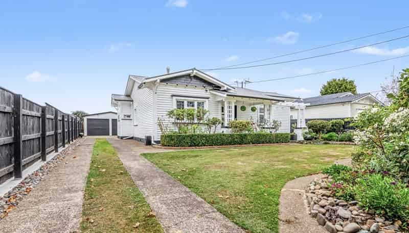 18 Godwin Crescent, College Estate