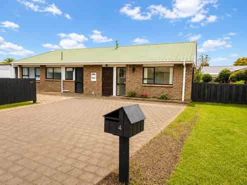 4 Orchard Place , Lynmore