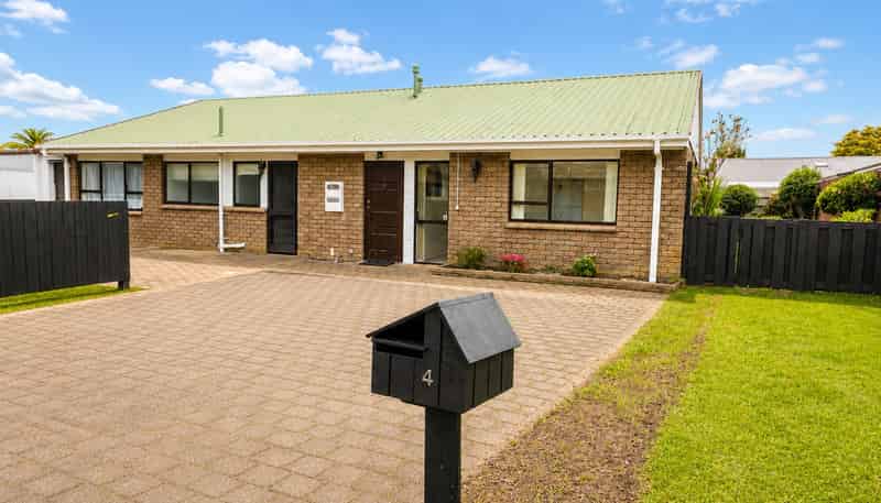 4 Orchard Place , Lynmore