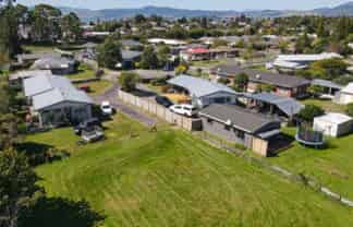 8C Kouma Place, Fairy Springs