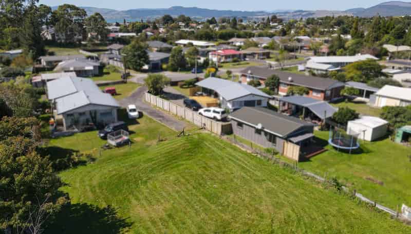 8C Kouma Place, Fairy Springs