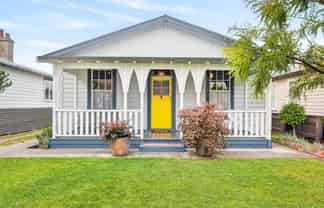 921 Willowpark Road North, Mayfair