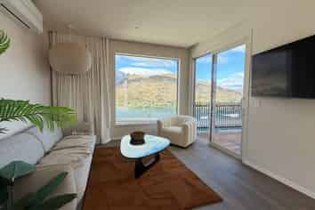 72 Middleton Road, Queenstown Hill