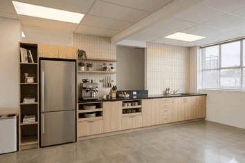 REFURBISHED c.490M2 OFFICE SPACE | TENANCY 4