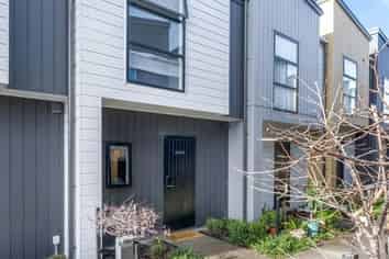 15/47A Huntington Drive, Huntington Park