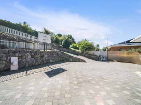 19A Russell Crescent, Western Heights