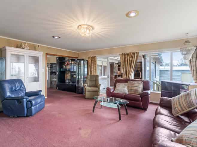 19A Russell Crescent, Western Heights